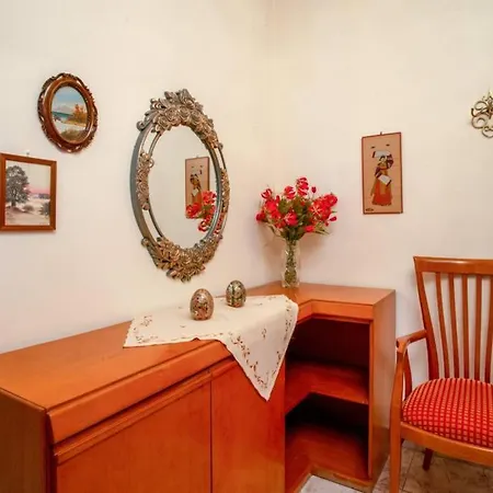 Retro 1 Bedroom Apartment, Vesta Philoxenia Daire Selanik