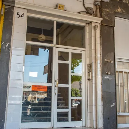 Daire Retro 1 Bedroom Apartment, Vesta Philoxenia