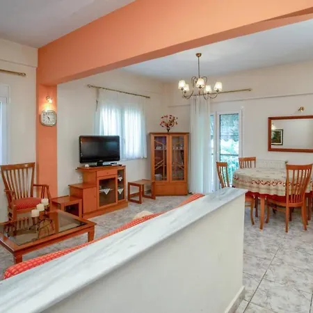 Retro 1 Bedroom Apartment, Vesta Philoxenia Апартаменты *